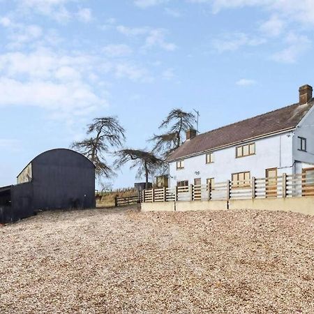 Upper Caerfaelog Farmhouse Llanbister Extérieur photo