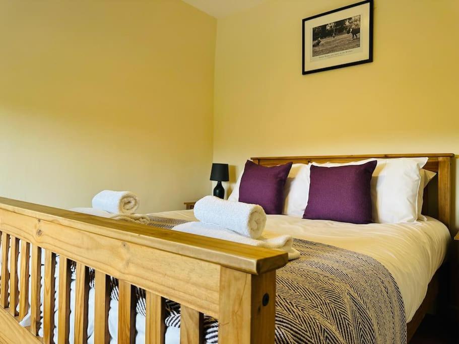 Upper Caerfaelog Farmhouse Llanbister Extérieur photo