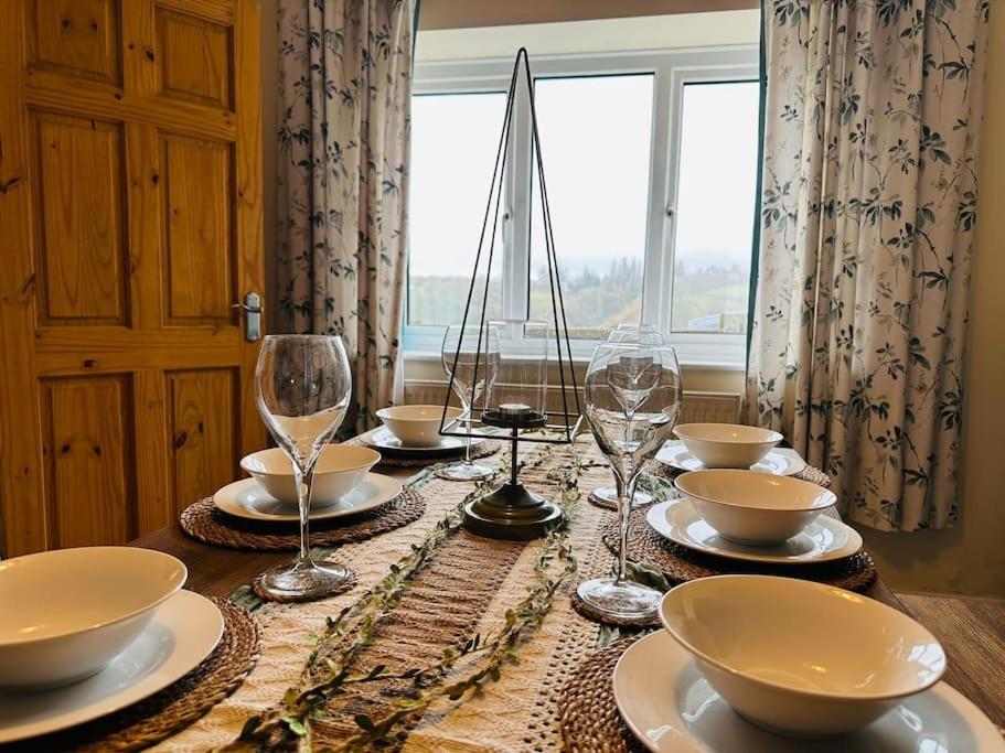 Upper Caerfaelog Farmhouse Llanbister Extérieur photo