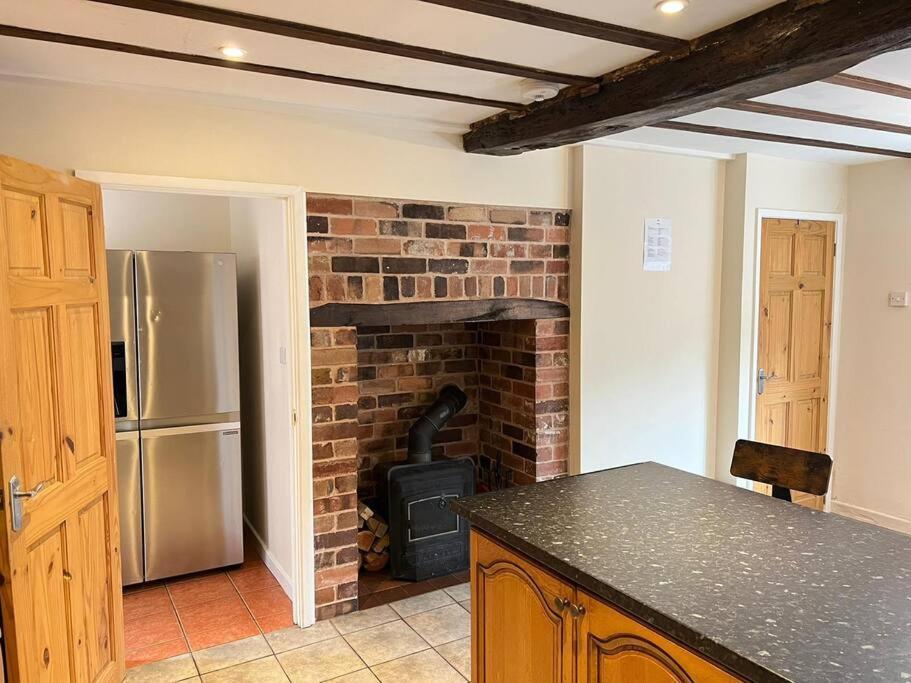 Upper Caerfaelog Farmhouse Llanbister Extérieur photo